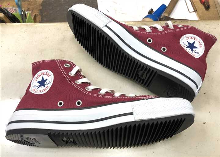 CONVERSEのソール側面にゴムで補強して長持ちさせます、5