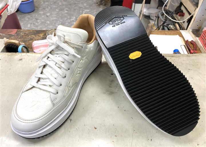 ���C���B�g���̃X�j�[�J�[�\�[���⋭�C���A1