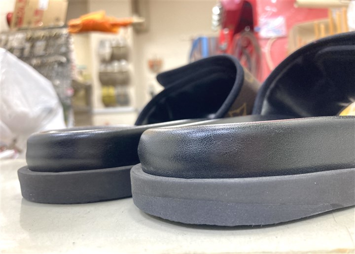 ���C�E���B�g���̃T���_���̃J�J�g���茸��C���A3