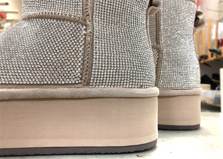 UGG�̌���u�[�c�̃\�[���⋭�ł��A4