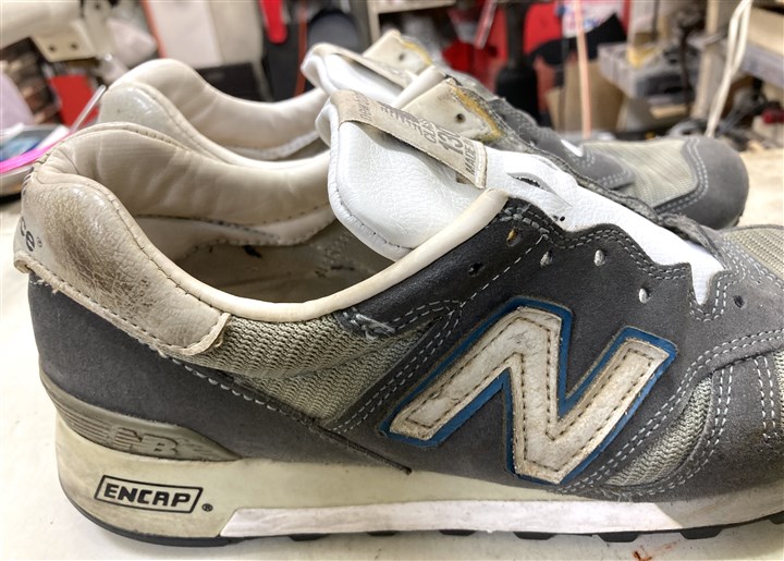 �j���[�o�����X1300�̃V���[�^���̏C���A3