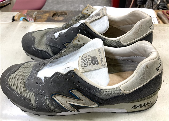 �j���[�o�����X1300�̃V���[�^���̏C���A4