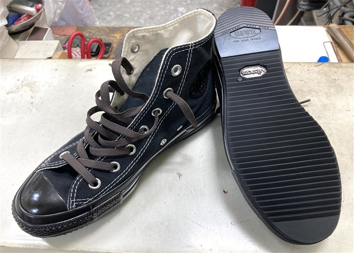 コンバースの底面をシャークソール＆カカト強化で補強、1