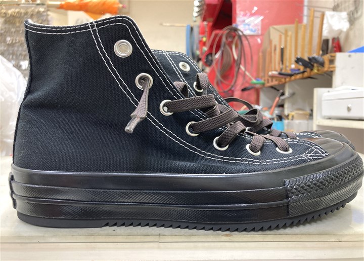 コンバースの底面をシャークソール＆カカト強化で補強、4