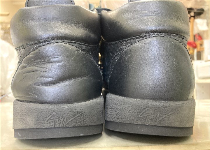 カカトの減りすぎたジュゼッペ・ザノッティのソール補強、6