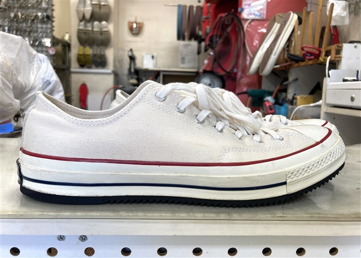 コンバースの底面をシャークソールで補強、4