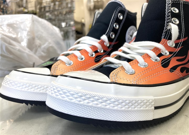 ファイヤーパターンのコンバースCT70のソール補強、2