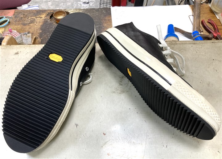 コンバースCT70の底をシャークソールで補強、1