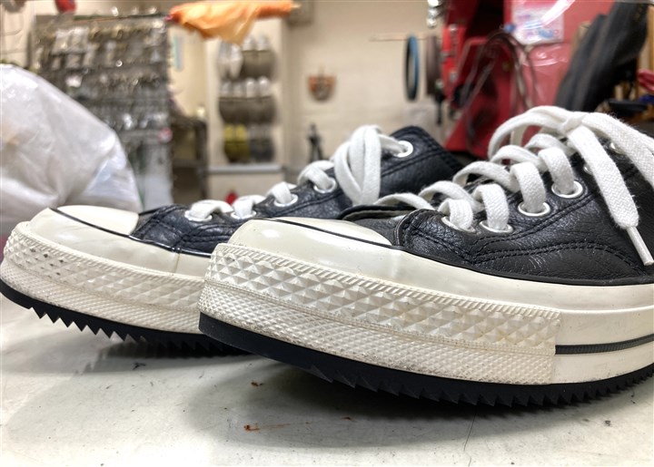 コンバースCT70の底をシャークソールで補強、2