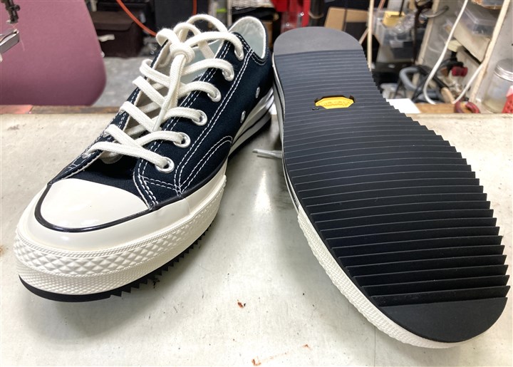 コンバースCT70の底をシャークソールで補強、1