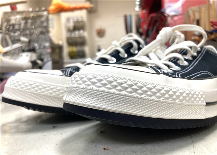コンバースCT70の底をシャークソールで補強、2