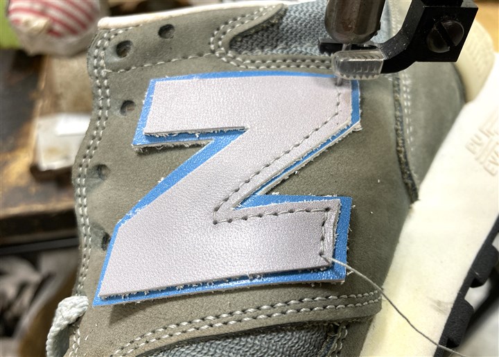 �j���[�o�����X1300�̏��񂾃T�C�hN�}�[�N�̏C���A3