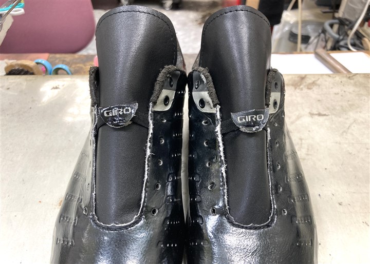 スニーカーのシュータンの交換修理、1