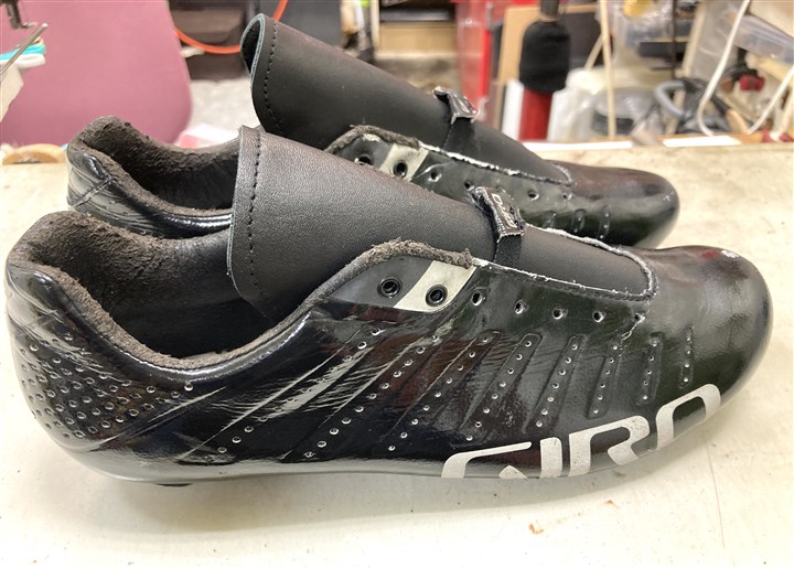 スニーカーのシュータンの交換修理、3