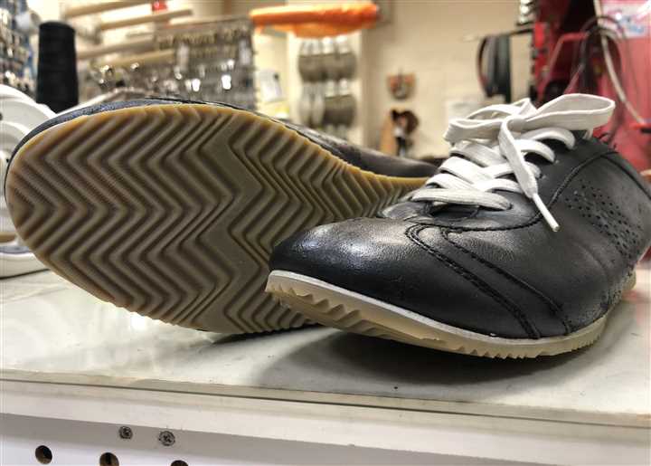 ドルチェ&ガッバーナのスニーカーのソール貼替え修理、4