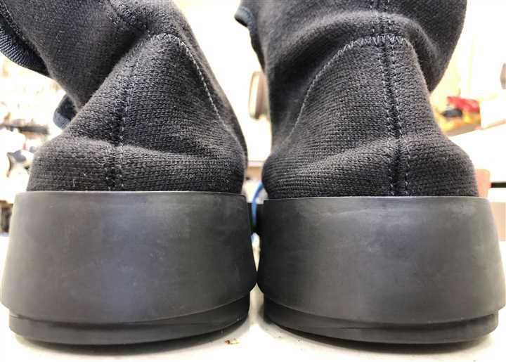 オフホワイトのスニーカーのカカトの修理、4