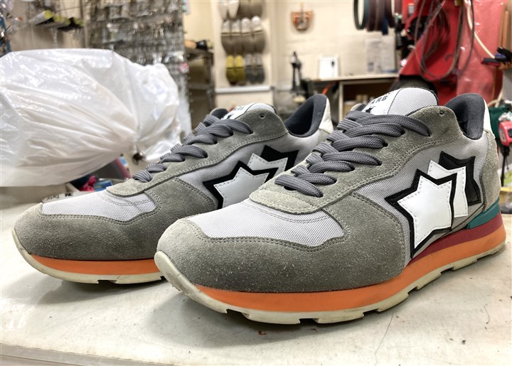 �A�g�����e�B�b�N�X�^�[�Y�̃T�C�h��4�A�X�^�[�̌����C���A8