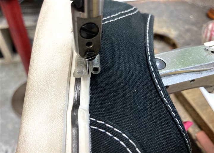 VANSオーセンティックのソール側面ステッチ修理、4