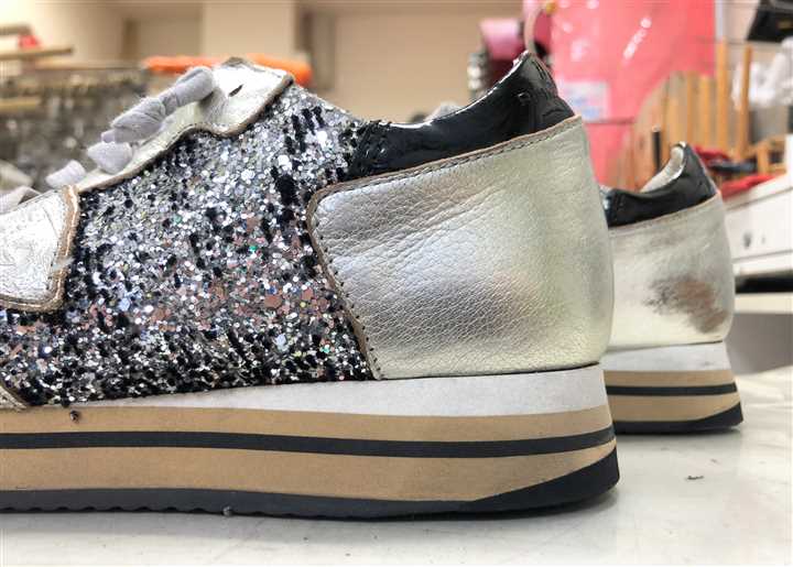 フィリップモデルのスニーカーのカカト修理、3