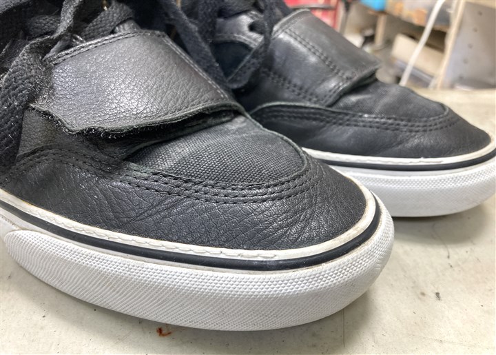 VANSのスニーカーのソール側面の剥がれ防止ステッチ修理、5