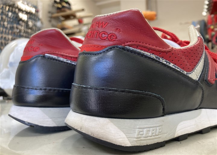 �j���[�o�����X�̃J�J�g�v���X�`�b�N�p�[�c�̌����C���A4