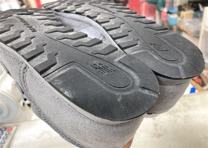 �j���[�o�����X�̃X�j�[�J�[�̃J�J�g�\�ւ��C���A2