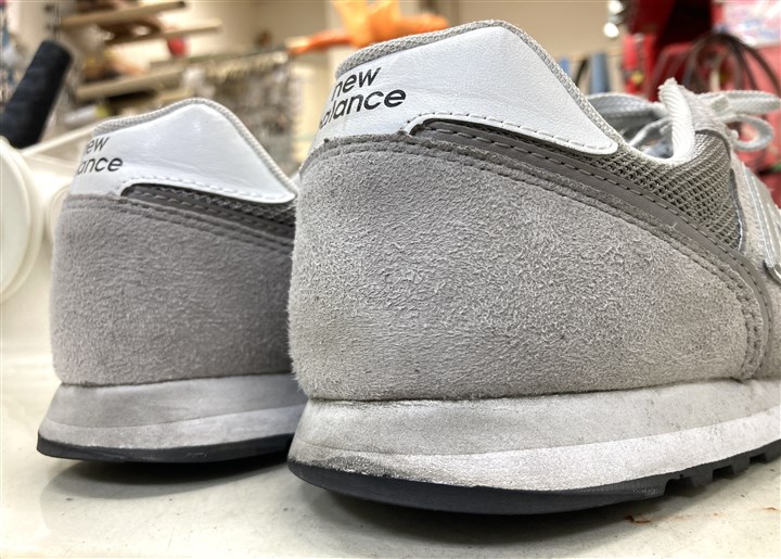 �j���[�o�����X�̃X�j�[�J�[�̃J�J�g�\�ւ��C���A7