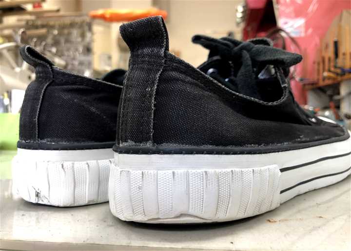 スニーカーのソール剥がれミシンステッチ修理、4