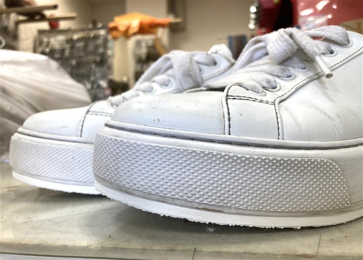 �v���_�̃X�j�[�J�[�̃\�[���⋭�S���̓\�ւ��C���A3