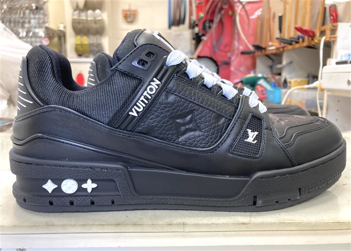 ���C���B�g���̃X�j�[�J�[�\�[���⋭�C���A4