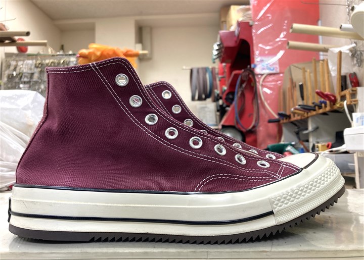 コンバースの底をこげ茶のシャークソールで補強、4