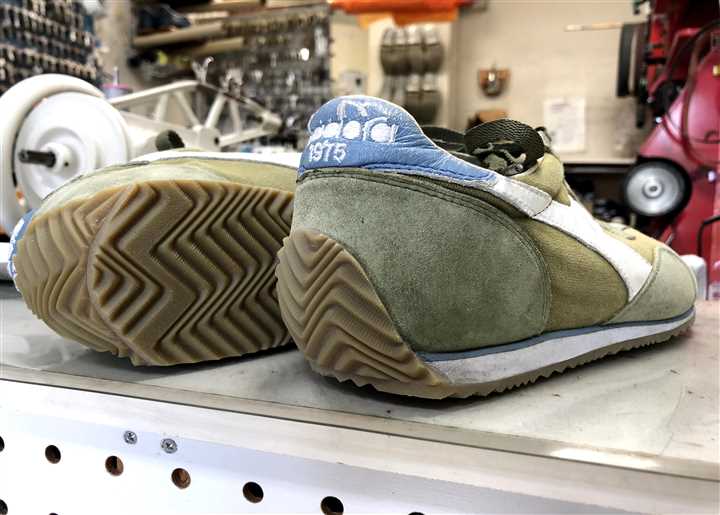 スニーカーの劣化したソール貼替え修理、6