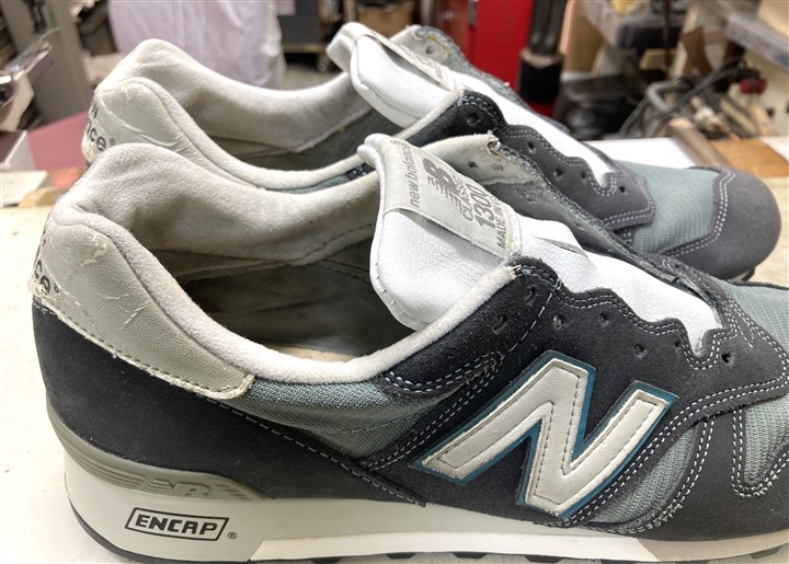 �j���[�o�����X1300�̃V���[�^�������C���A4