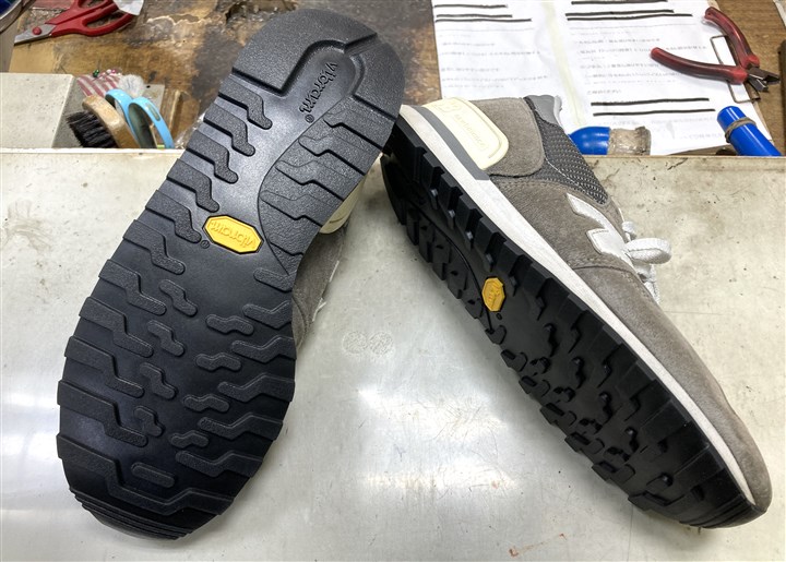 �j���[�o�����X�̃X�j�[�J�[�̃\�[���\�ւ��C���A1