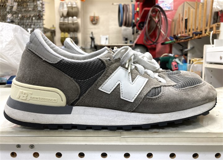 �j���[�o�����X�̃X�j�[�J�[�̃\�[���\�ւ��C���A4