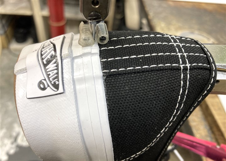 VANSのソール側面の剥がれ防止ステッチ修理、4