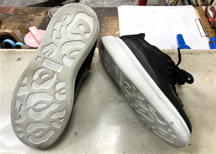 �A���L�T���_�[�E�}�b�N�C�[���̃X�j�[�J�[�̌����Ă���J�J�g���ς��ă\�[���⋭�C���A4