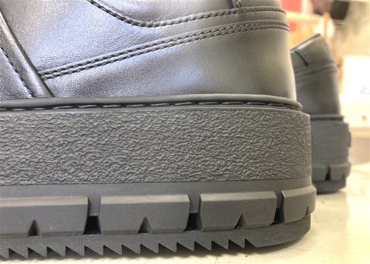 �v���_�̃X�j�[�J�[�̃\�[���⋭�C���A3