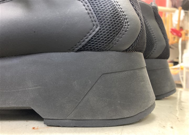 �����E�X�̃X�j�[�J�[�̃\�[���⋭�C���A3