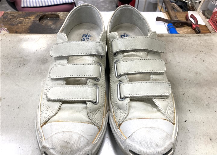 「カカト内側、腰裏部分の破れ修理事例」コンバース ジャックパーセル（アフター）