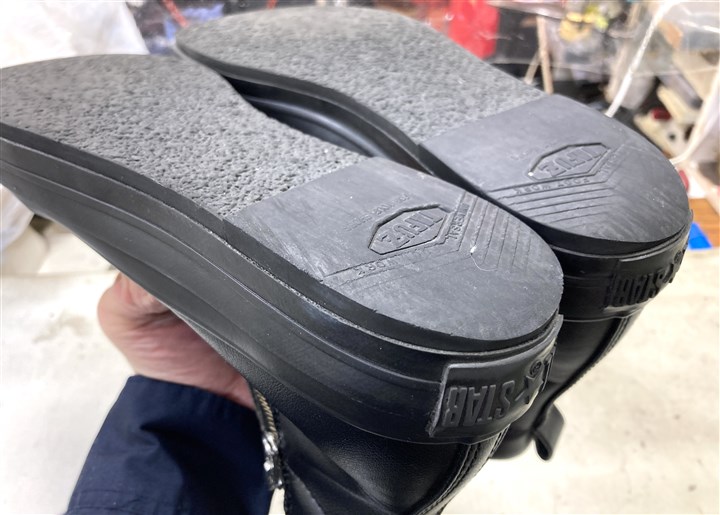 「ソール補強ゴムのカカト貼替えメンテナンス修理事例」コンバース（ビフォー）