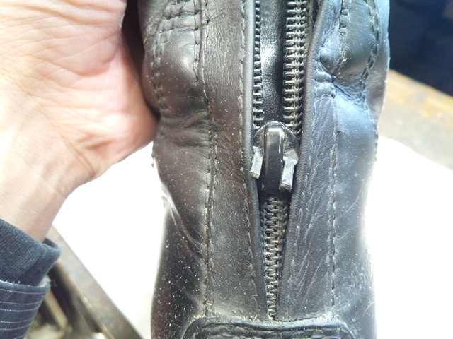 乗馬靴のファスナー修理、1