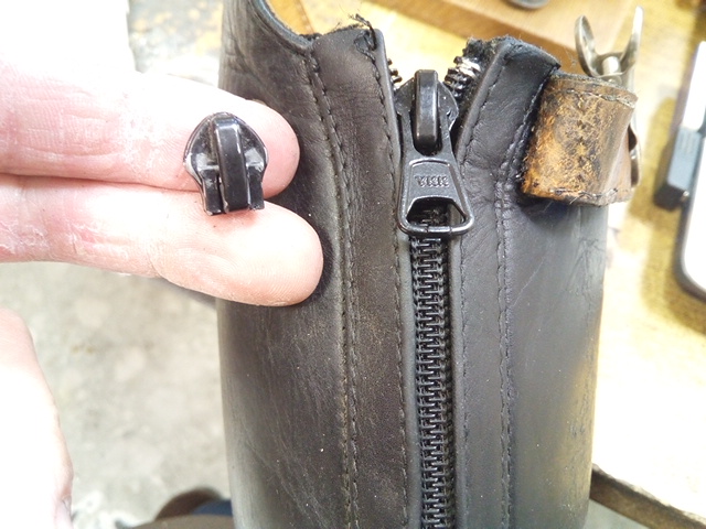 乗馬靴のファスナー修理、2