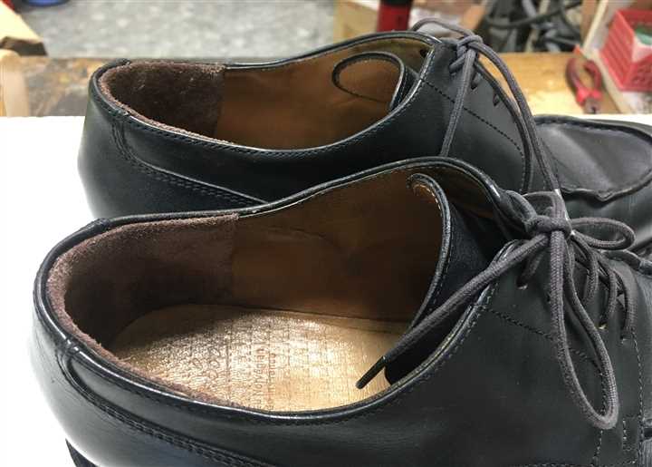 紳士靴のカカト破れ修理もキレイに修理します、4