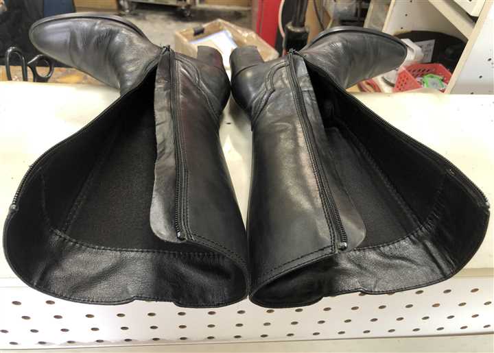 ブーツの履き口合皮を革で貼替え修理、1